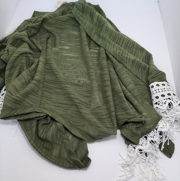 Front-Open Boho Hippie Sleeveless Olive Green Cardigan - Picture 9 of 14